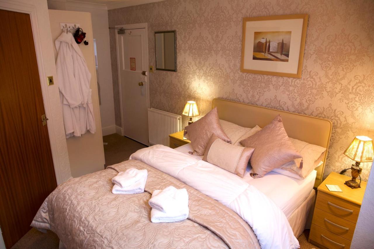 Marina Guest house Scarborough